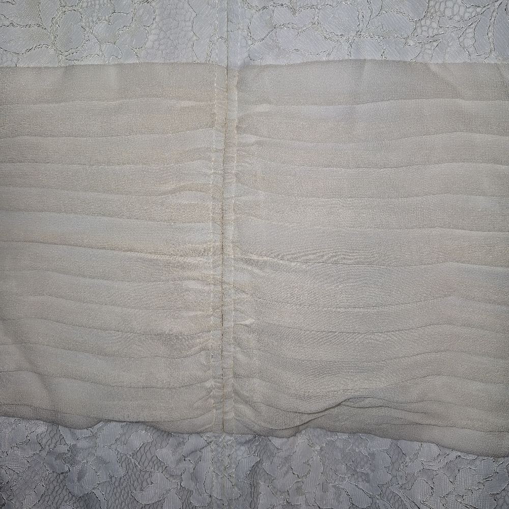 A Tadashi sleeveless Midi wedding/bridal dress in a size 8. EUC - Picture 3 of 7